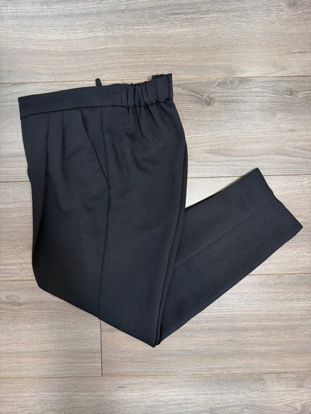 ARITZIA Babaton black pleated pants
